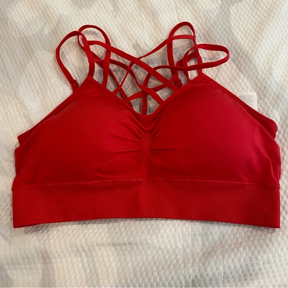 Lot of 1 Red Bralette and 1 Black Seamless Bandeau - Picture 3 of 8